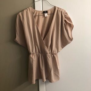 🌱🌷2 for $30🌷🌱 H&M pink blouse